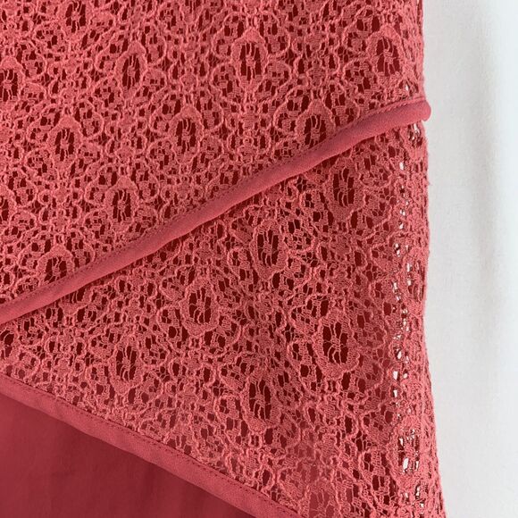 Maurices Womens Tank Top Blouse Size Medium Lace Sleeveless Keyhole Back Layered - Picture 3 of 10